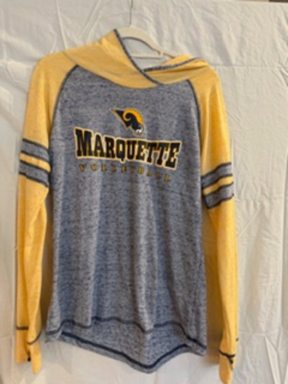 Holloway Marquette Volleyball MUHS Hoodie Women’s Large Navy Yellow Lightweight